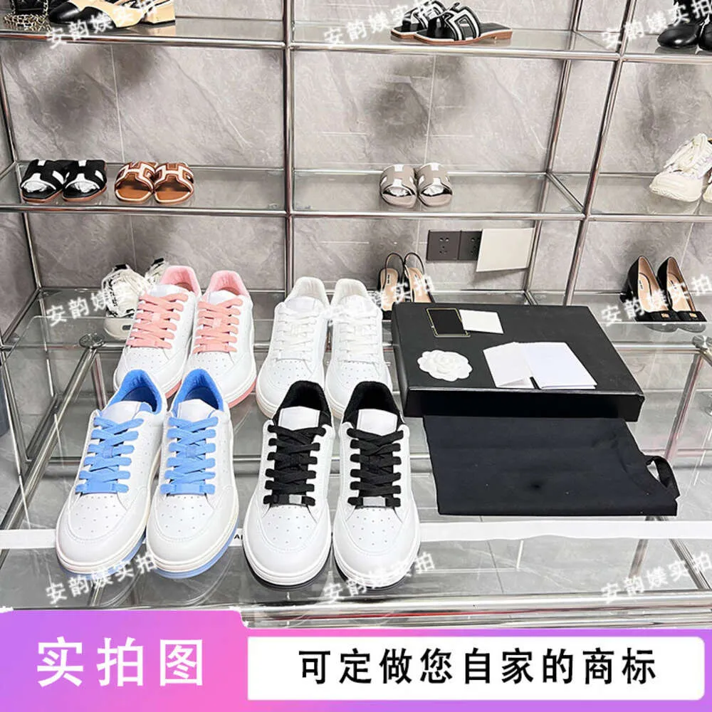Xiaoxiangfeng Panda 2023 Wiosna/lato wypoczynek Wszechstronny skóra Little White Buty Fashion Sport Buty damski