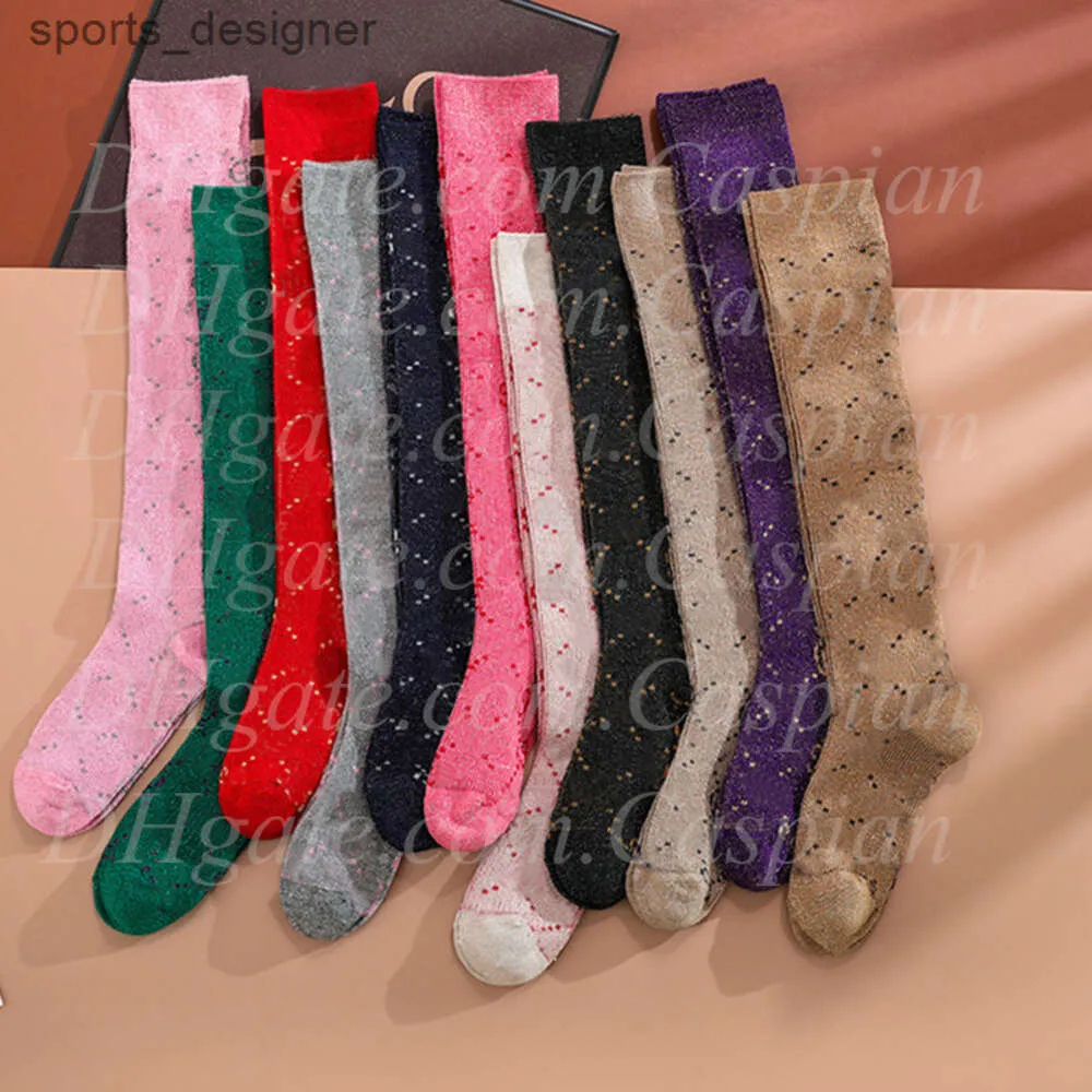 Nouvelle arrivée lettre genou chaussettes multicolores femmes fille lettre chaussettes hautes mode bonneterie pour cadeau fête de haute qualité''gg''QHT0