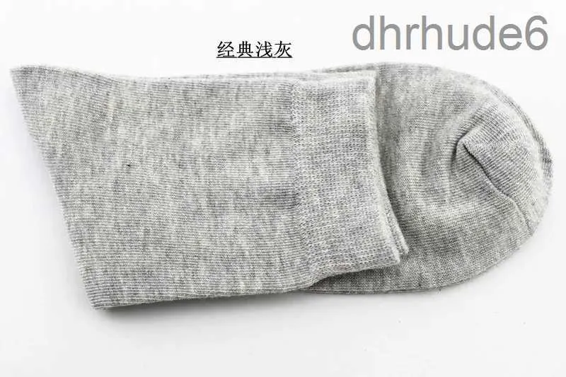 Vente en gros - Nouvelle arrivée coton couleur unie classique affaires chaussettes pour hommes marque tenue décontractée chaussettes pour hommes pour CRPZ