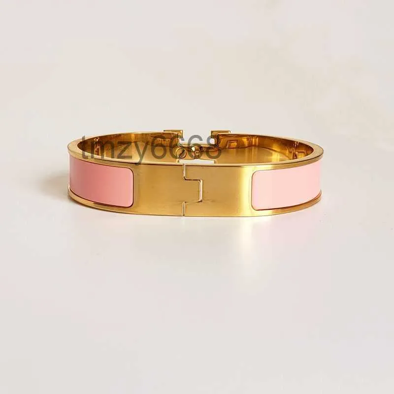 Fanshion Designer Armband Luxury SailorMoon Jewel Heart Gold Armband For Women Man Charm Womens Mens Bangle rostfritt stål Manschettskruv Nagel 1Prt