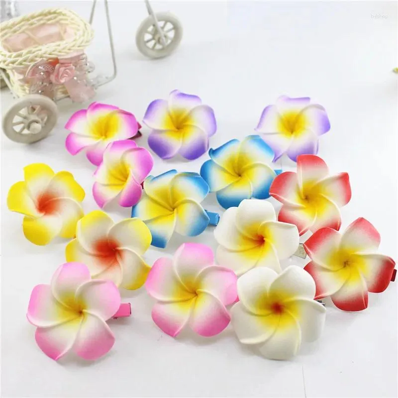 Hårtillbehör 2024 Märke 20 Blandad färgskum Hawaiian Plumeria Flower Frangipani Bridal Clip 4,5 cm