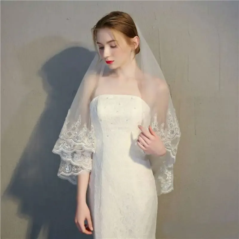 Velo da sposa Lunghezza gomito Due strati Fiore di pizzo Applique Paillettes Bianco Avorio Veli da sposa squisiti con pettine