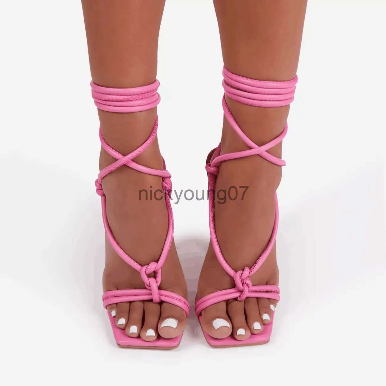 Sandales Nouvelles femmes chaussures à talons hauts sandales rose Stiletto fête bouche de poisson sangle croisée pendentif en métal passerelle chaussures pour femmes 35-43J240122
