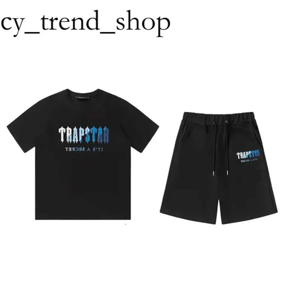 Designer Trapstar Jas Heren T-shirts 2023 Nieuwe Zomer TRAPSTAR Jas Bedrukt Katoenen T-shirt Heren Strandshorts Sets Straat Trainingspak Heren Sportkleding Haikyuu 39