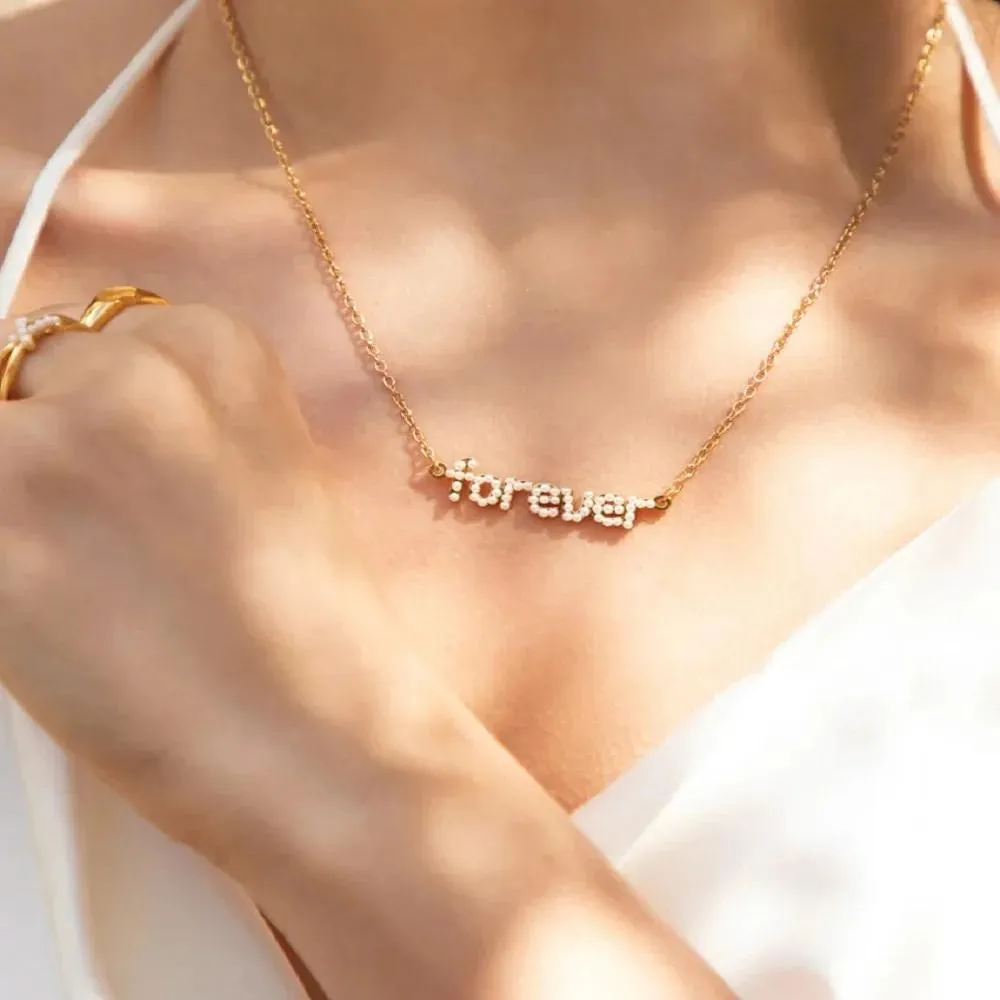 Halsband Personliga pärlnamn Halsband Anpassade Mini Letters Rostfritt stål Pendent Gold Plated Chocker för kvinnor Gift Eleganta smycken