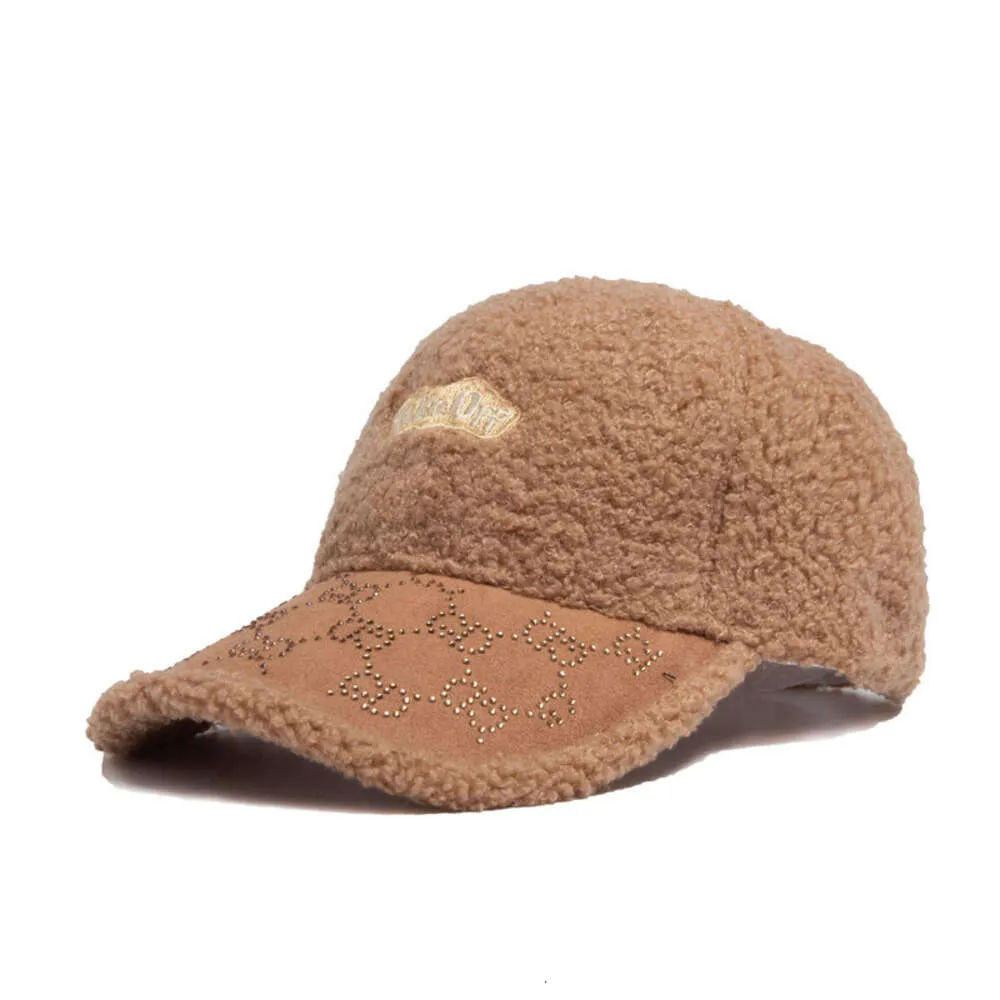 Berretto da baseball da uomo ricamato con lettera coreana da donna invernale Agnello peluche Versatile Acqua Diamante Lingua d'anatra Volto da donna che mostra cappello piccolo