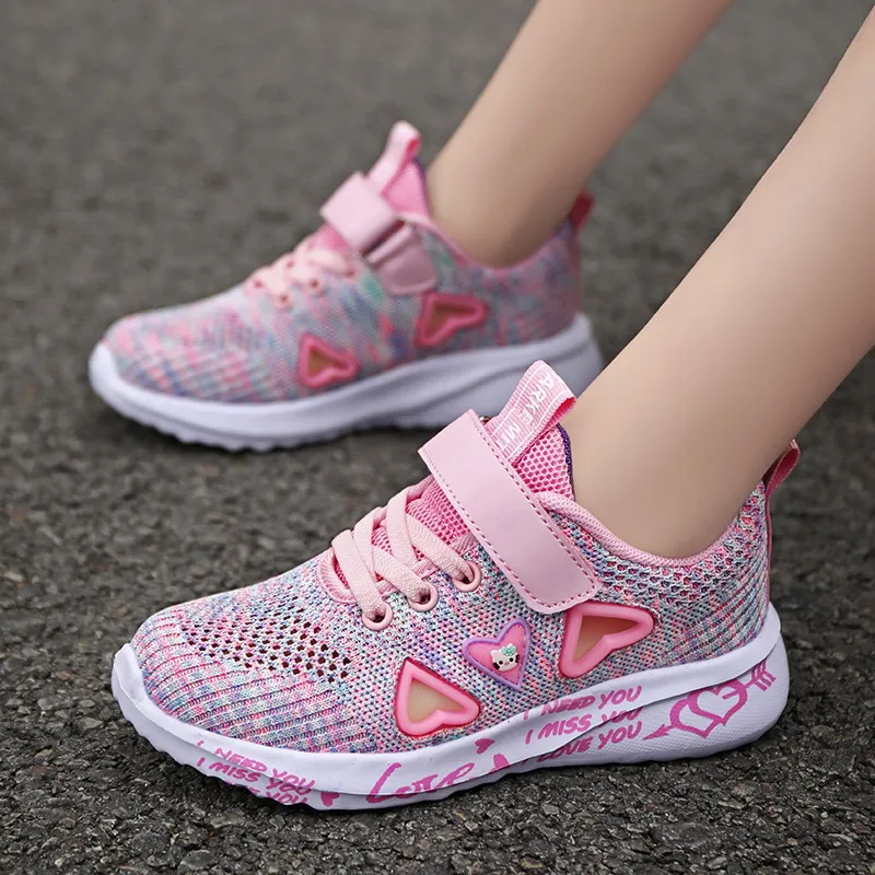 Summer Mesh Sports Sneakers Spring Soft Bottom Non-Slip Tennis Shoes For Kids Running Shoes Barn Utomhus Fashion Casual Athletic Baby Walking Shoes Storlek 26-35