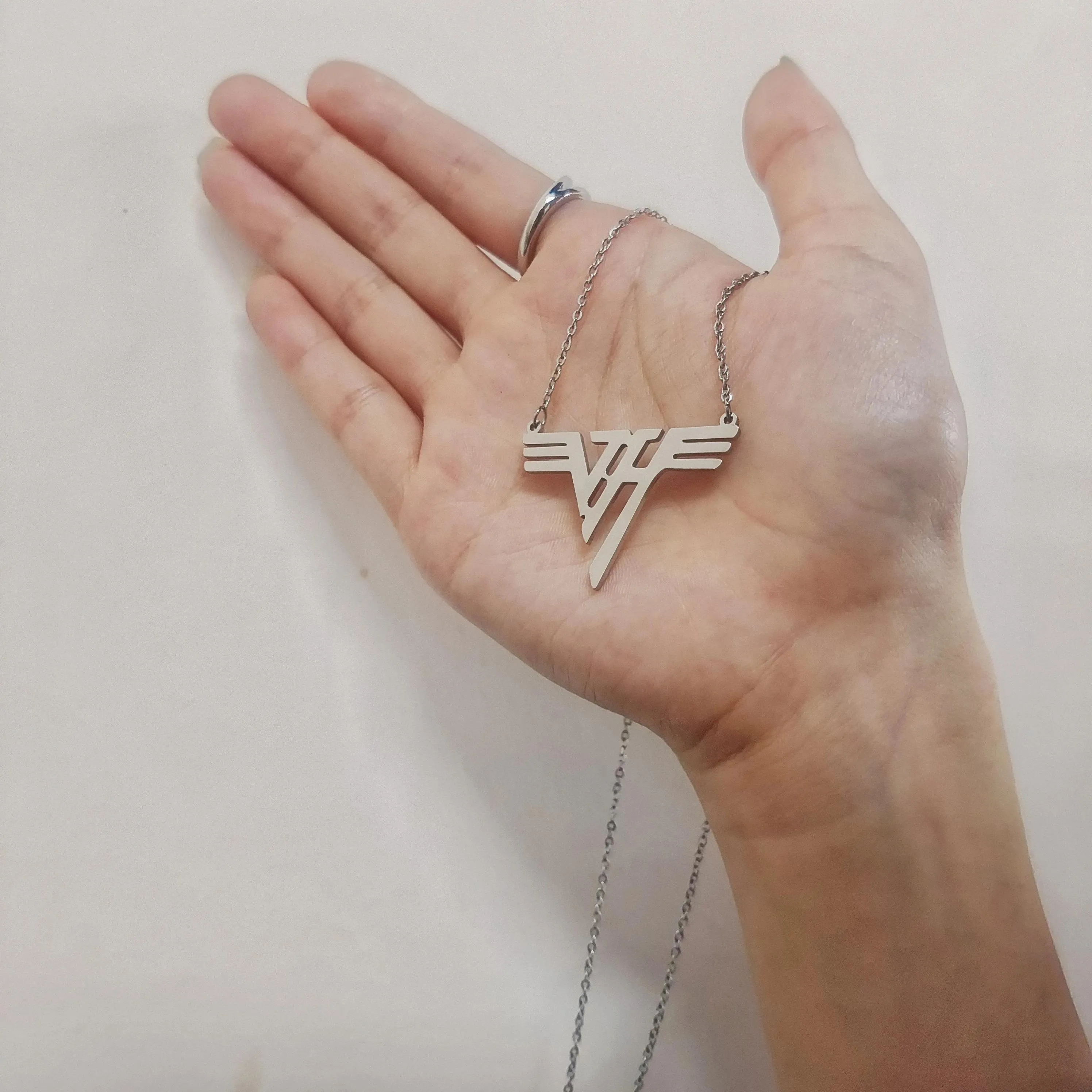 Van Halen Necklace - 3D model by DirtyFacedKid on Thangs