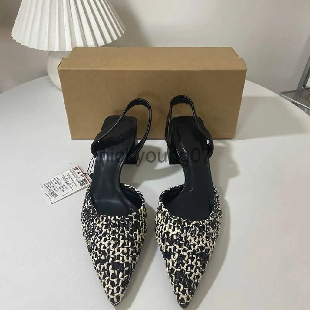 Sandálias ZA Sapatos Novos Mulheres Dedo Apontado Trançado Preto e Branco Costura Salto Grosso Oco Boca Rasa Slingback Moda SandáliasJ240122