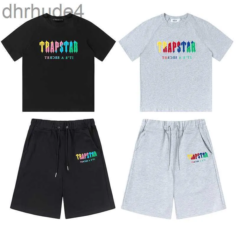 Mens Tshirts Trapstar Tracksuits t Shirt Designer Embroidery Letter Set Womens Crew Neck Trap Star Sweatshirt Suits Rainbow Color Summer Sports Fashion Co KOAX