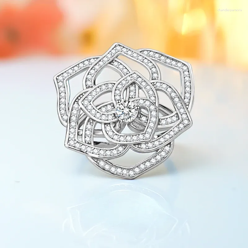 Klusterringar Fashionabla och lyxiga 925 Pure Silver Camellia Ring Set med höga koldiamanter unika mångsidiga bröllopsmycken