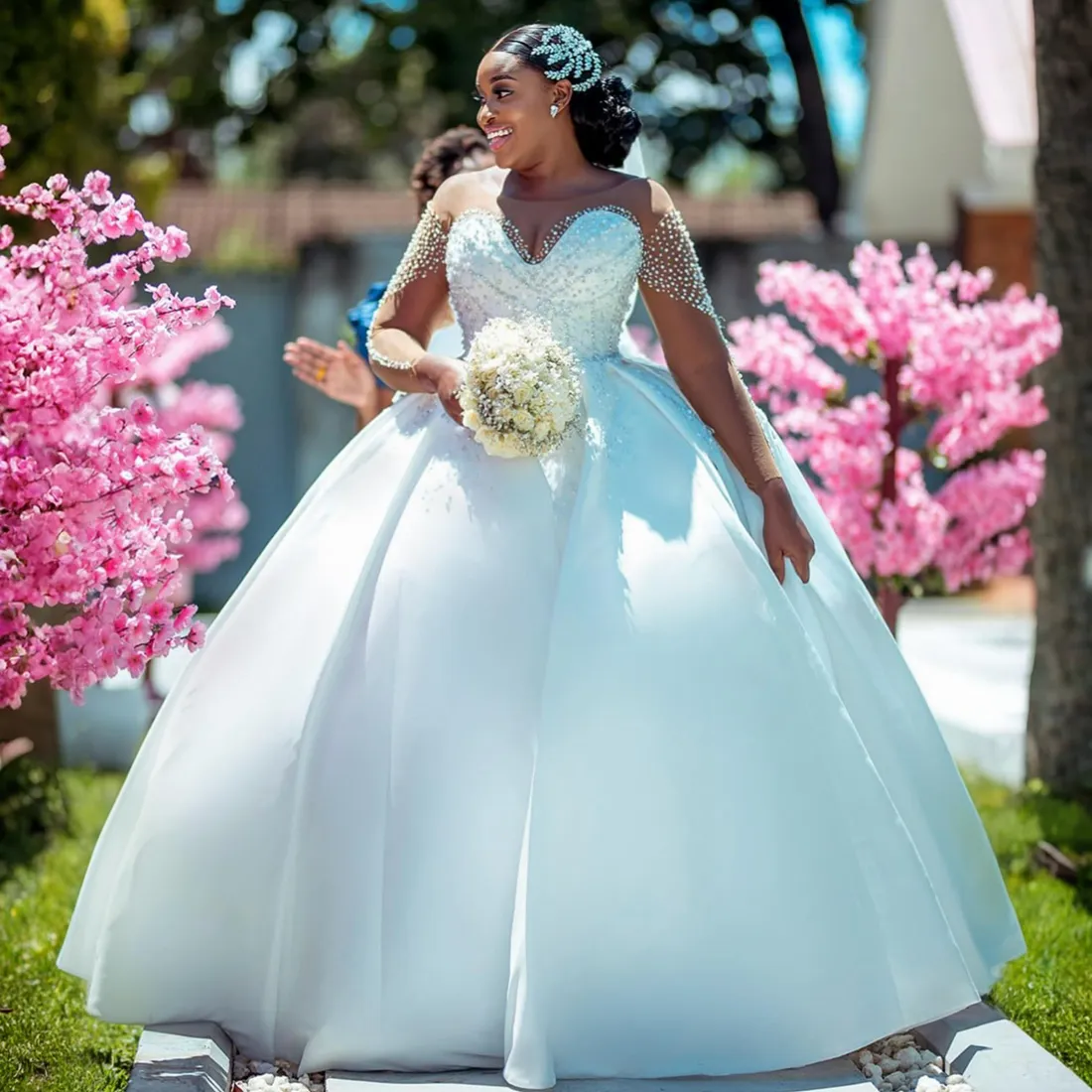 2024 African Wedding Dress Sheer Neck Long Sleeves Ball Gown Beaded Pearls Bridal Gown for Black Women D118