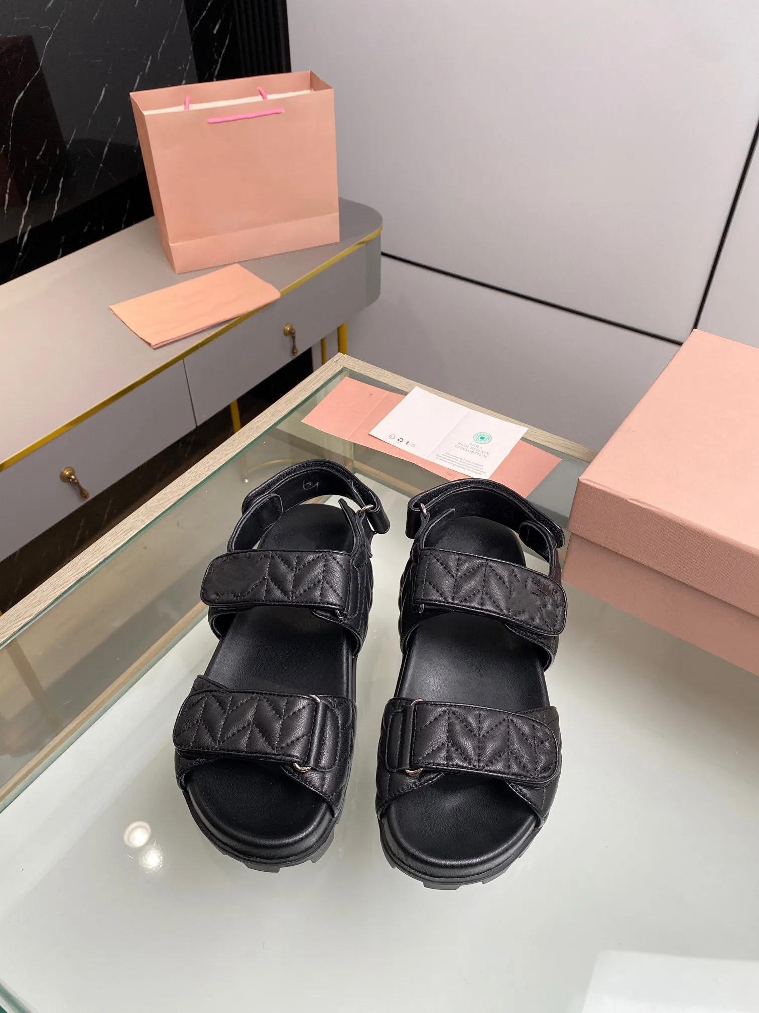 Mulheres senhoras bezerro pai sandálias acolchoadas verão designer sandles sapatos plataforma apartamentos salto baixo cunha diamante fivela sandália deslizamento na alça de tornozelo praia sapato flip flop