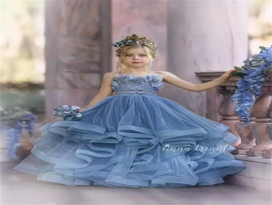 Düğün Gökyüzü Mavisi için Sevimli Çiçek Kız Elbiseleri Spagetti Dantel Çiçek Aletleri Katmanlı Etekler Kızlar Yardımcı Giyim Bir Çizgi Çocuk Doğumd2893969