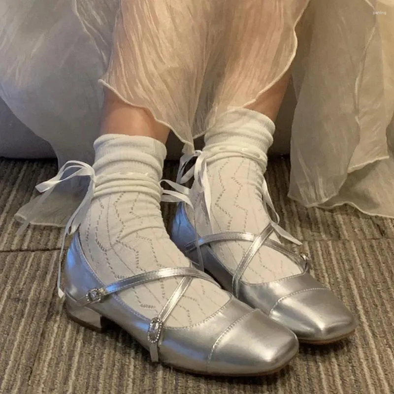 Chaussures habillées Dropship Chunky Talons Lolita Pompes Femmes Mary Janes Printemps Été Automne Mode Argent Danse