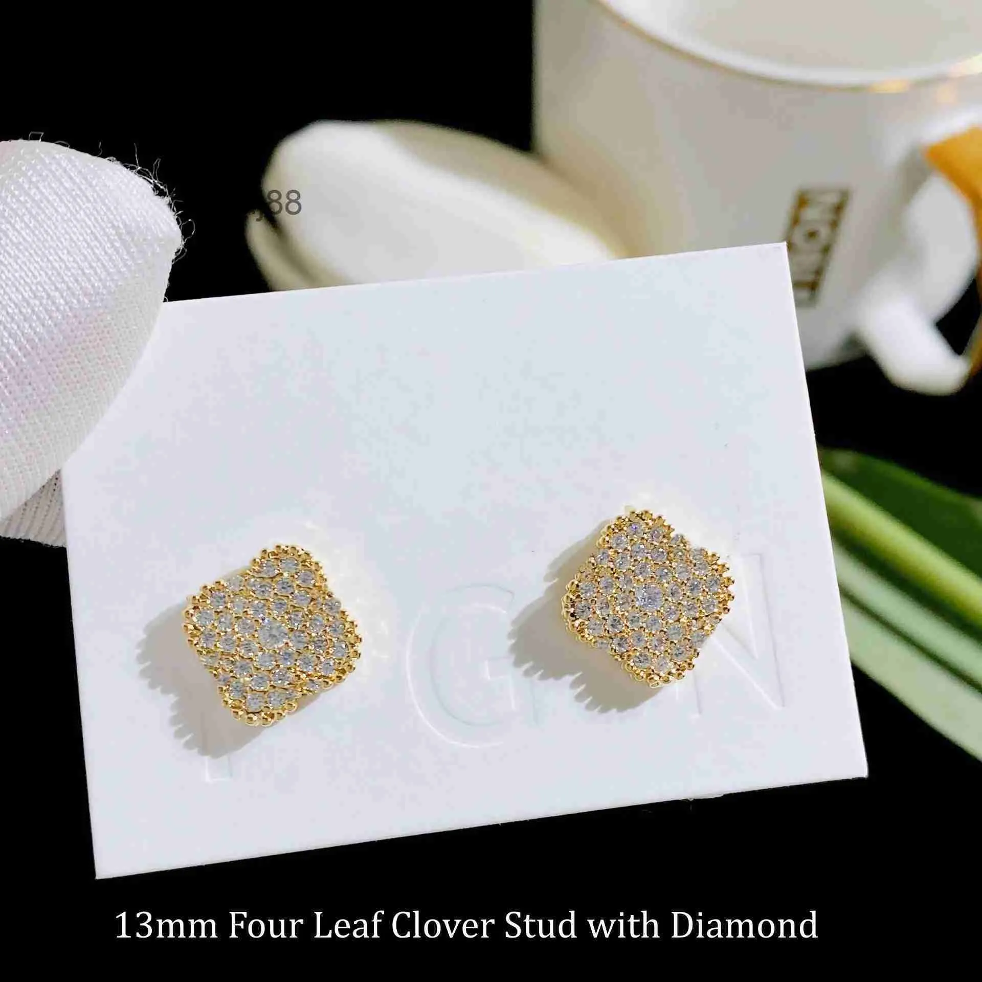 Stud Channel Diamond Earring Luxury Jewelry Designer Earrings for Woman Hoop Studs Small Women Geometric Earings Mother of Pearl Orecchini Gold Plated G