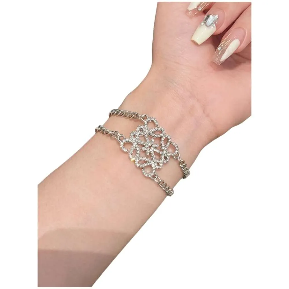 Lowewe Pulsera Diseñador Lujo Moda Mujer Calidad Original Nuevo Diamante Incrustaciones Geométrica Hueco Cuadrado Pulsera Luz Grupo Pequeño Alto Grado Exquisito