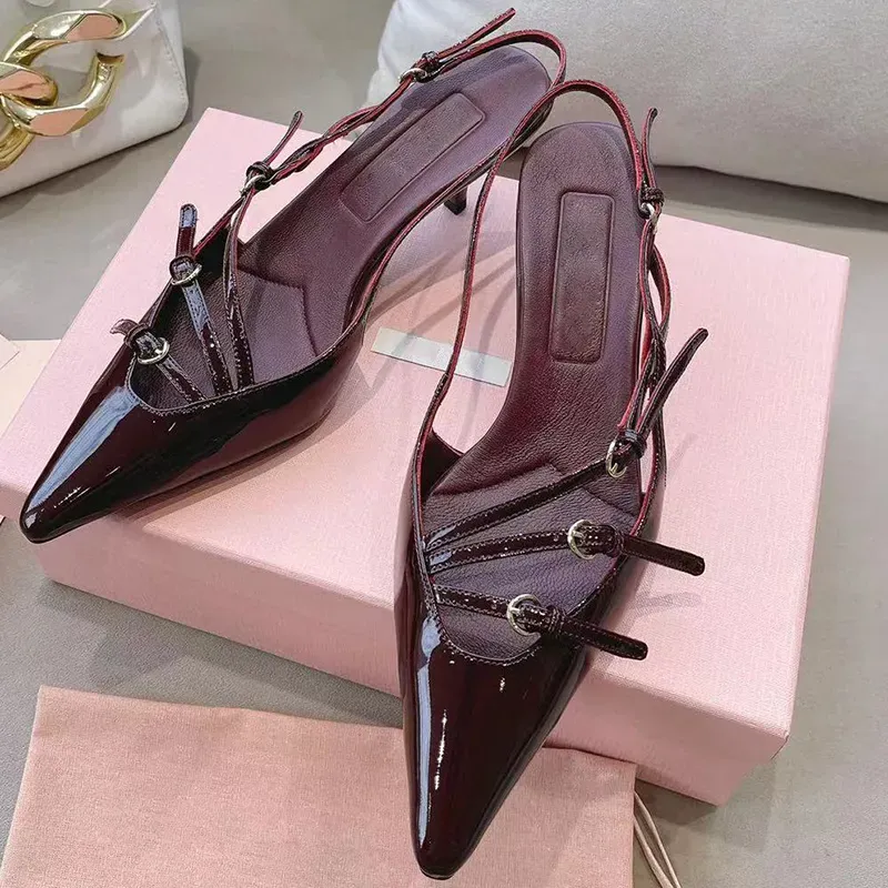 Runway Women Luxury Brand Designer Women Hitten Heel Sandals Sexy Pointed Buckle Strap Decor Indual Temale Slingback High Cheels for Summer