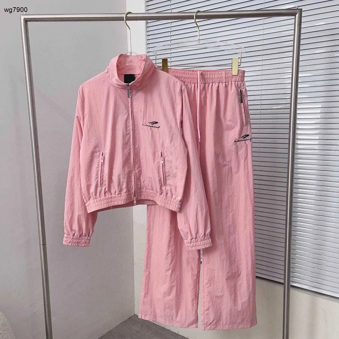 Tasarımcı Trailsuit Kadın Marka Giysileri Kadın Yaz Ceketi Moda Logosu Bayanlar İki Parçalı Set Kız Pantolon 23 Ocak