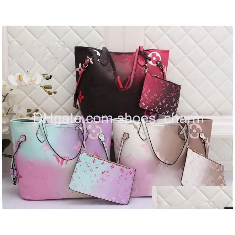 COLORF LRADIENT LETTER BAG BAC Luxury Brand سعة كبيرة للسيدات حقائب اليد مصممة للنساء حقائب Shoder Crossbody