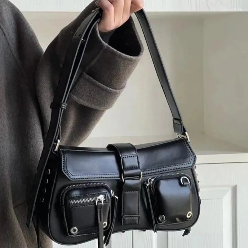 حقائب المساء الشرير في حقيبة المرأة 2024 الاتجاه عتيقة Pu Undarm الكتف Bolso Mujer Harajuku Moto Style Servality Sac A Main Femme