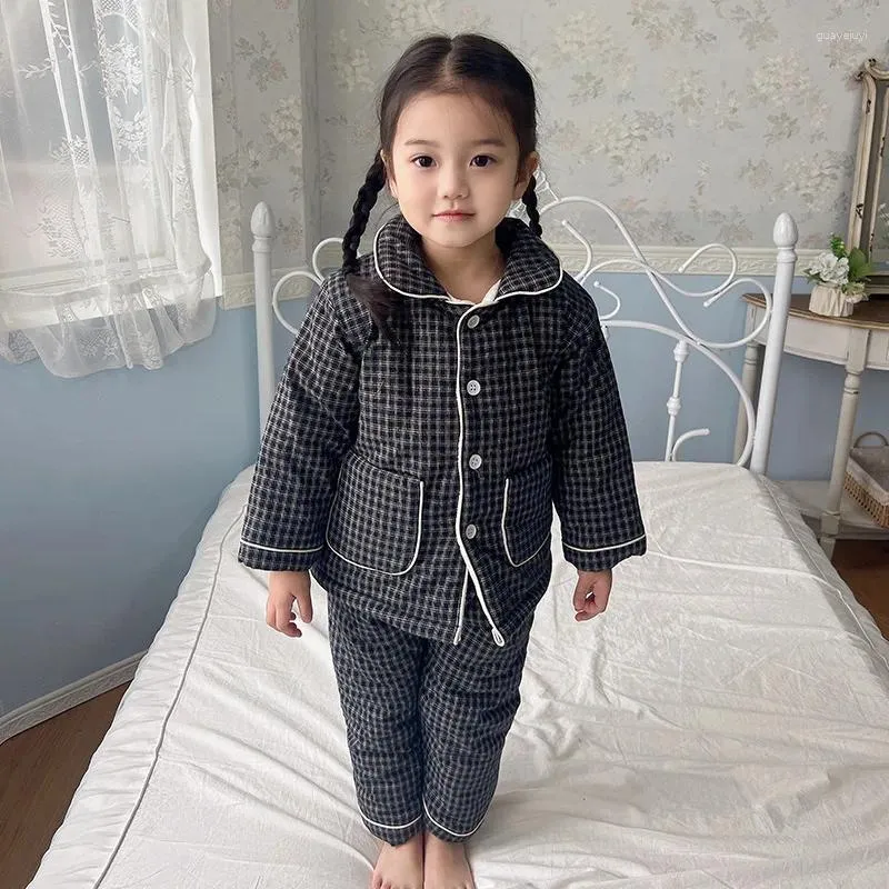 Ensembles de vêtements Petite fille Bébé Pyjamas Garçons Accueil Fourrure Automne et hiver Corail Peluche Trésor épaissi