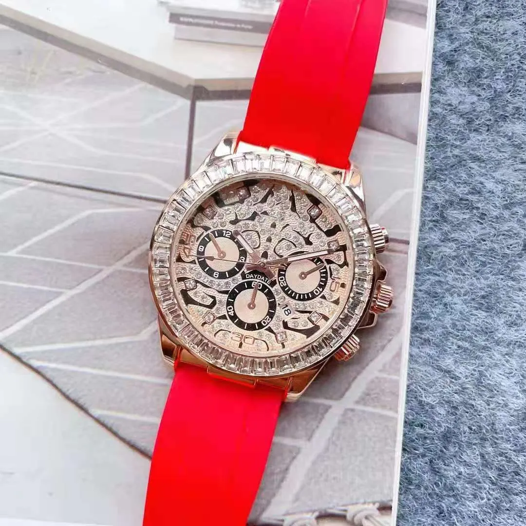 Diamanten horloges met volledige functionaliteit Dameshorloges Rubberen band Mode quartz horloge Luipaardprint Wijzerplaat Kalender Relogios Geschenken