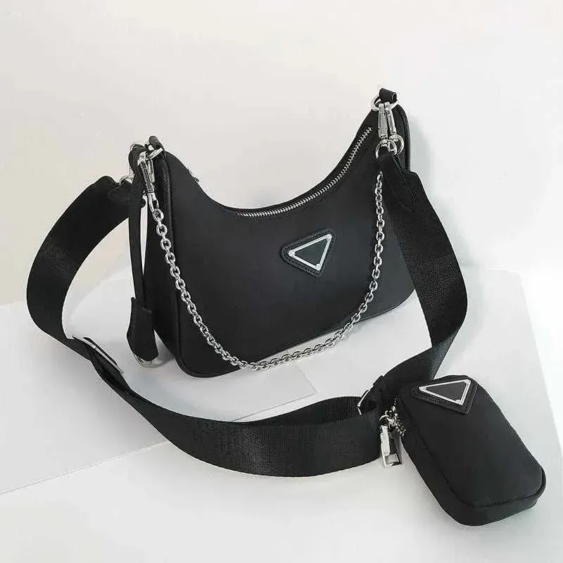 Luxury Re-edition 2005 2000 Triangle Handbag Bag Women 3piece Saffiano Gym Cross Body Shoul Sling Påsar Mens Prad Cleo Chain Nylon Leather Tote Clutch Bagage Bag