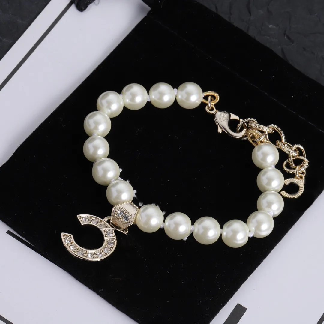 Pulsera de perlas de moda superior, pulsera de diseñador de cadena, pulseras con dijes para amantes, letras para mujer, joyería de regalo de boda