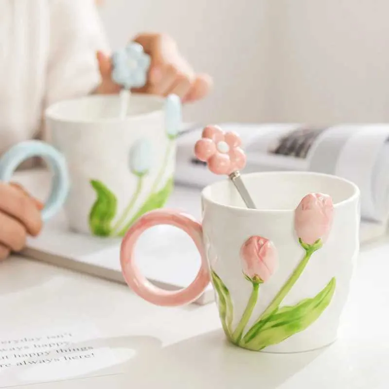 Gobelets Relief tridimensionnel Tulipe Fleur Tasse en céramique Ins Style Design peint à la main Sense Niche Couple Fille Coeur Drinkware Tasse Cadeau