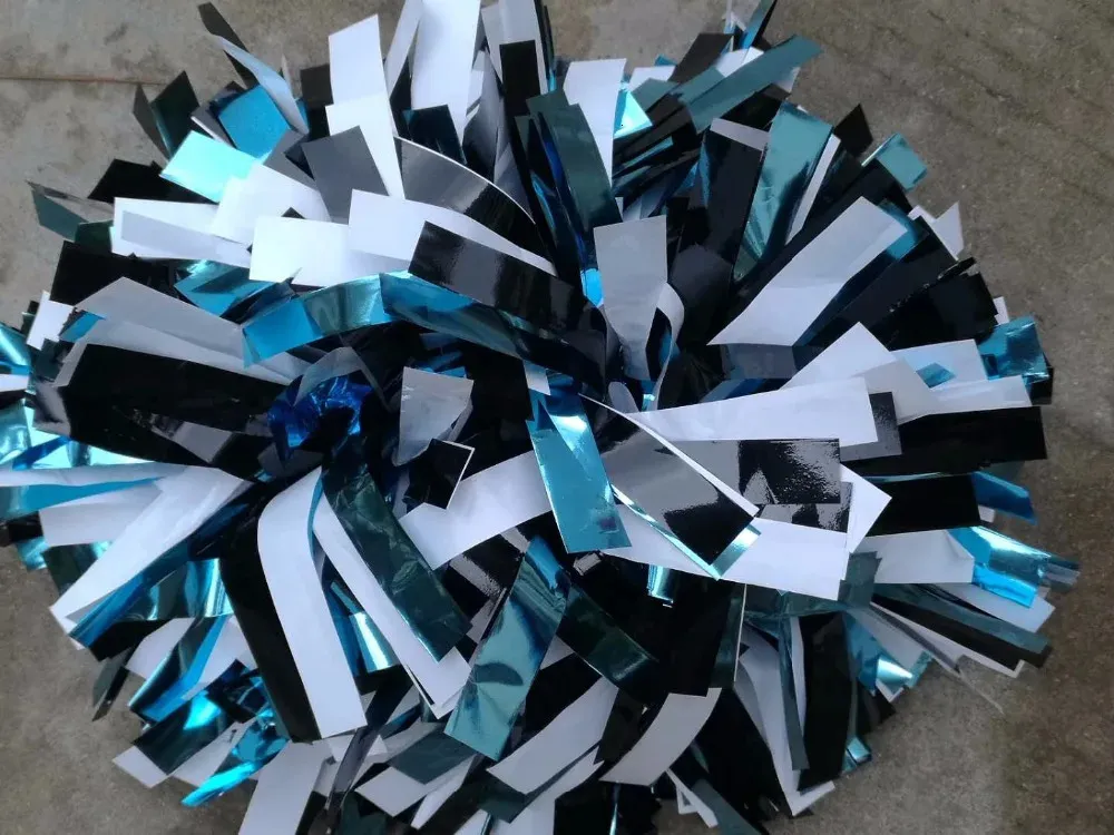 Professionelle Cheerleader-Pom-Poms. Metallisch, hellblau, schwarz, weiß, individuelle Farbe, ein Stück 240118