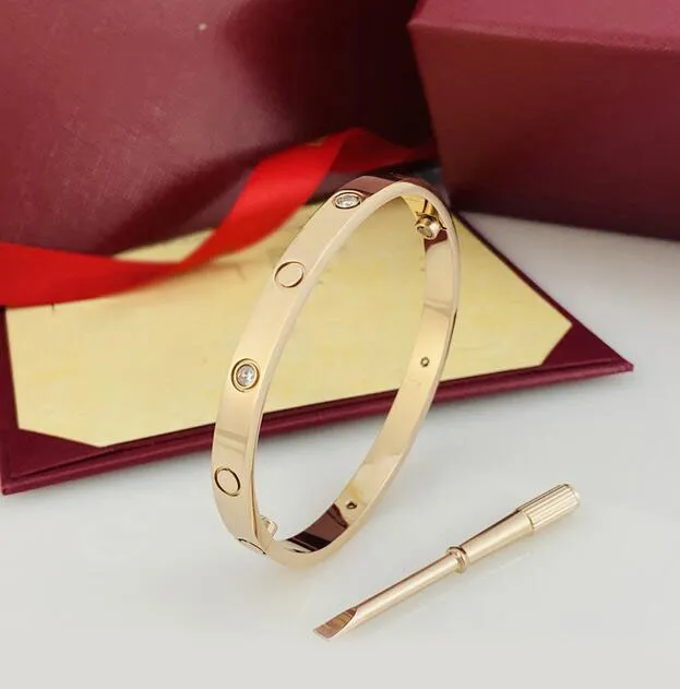 Luxury Designer Four Leaf Clover Gold Clover Bracelet 18K Gold Plated For  Weddings And Parties High Quality Fashion Jewelry From Zagreus, $6.08 |  DHgate.Com