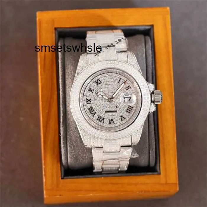 Automatiska mekaniska klockor Montre de Movement Luxe Mens Watches Machine Swiss 2824 Fine Steel Case Diamond Wristwatches U1OQ