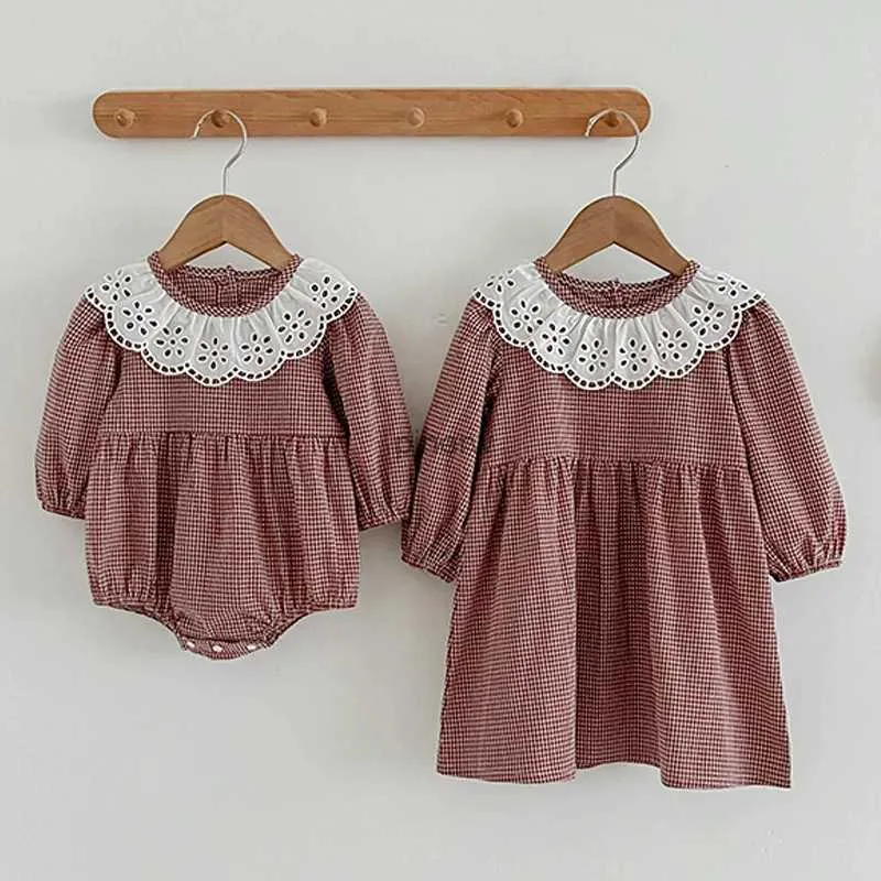 Robes de fille coréenne bébé filles barboteuses enfant en bas âge fille col en dentelle robe à manches longues soeur correspondant vêtements automne printemps enfants vêtements 0-6 ans