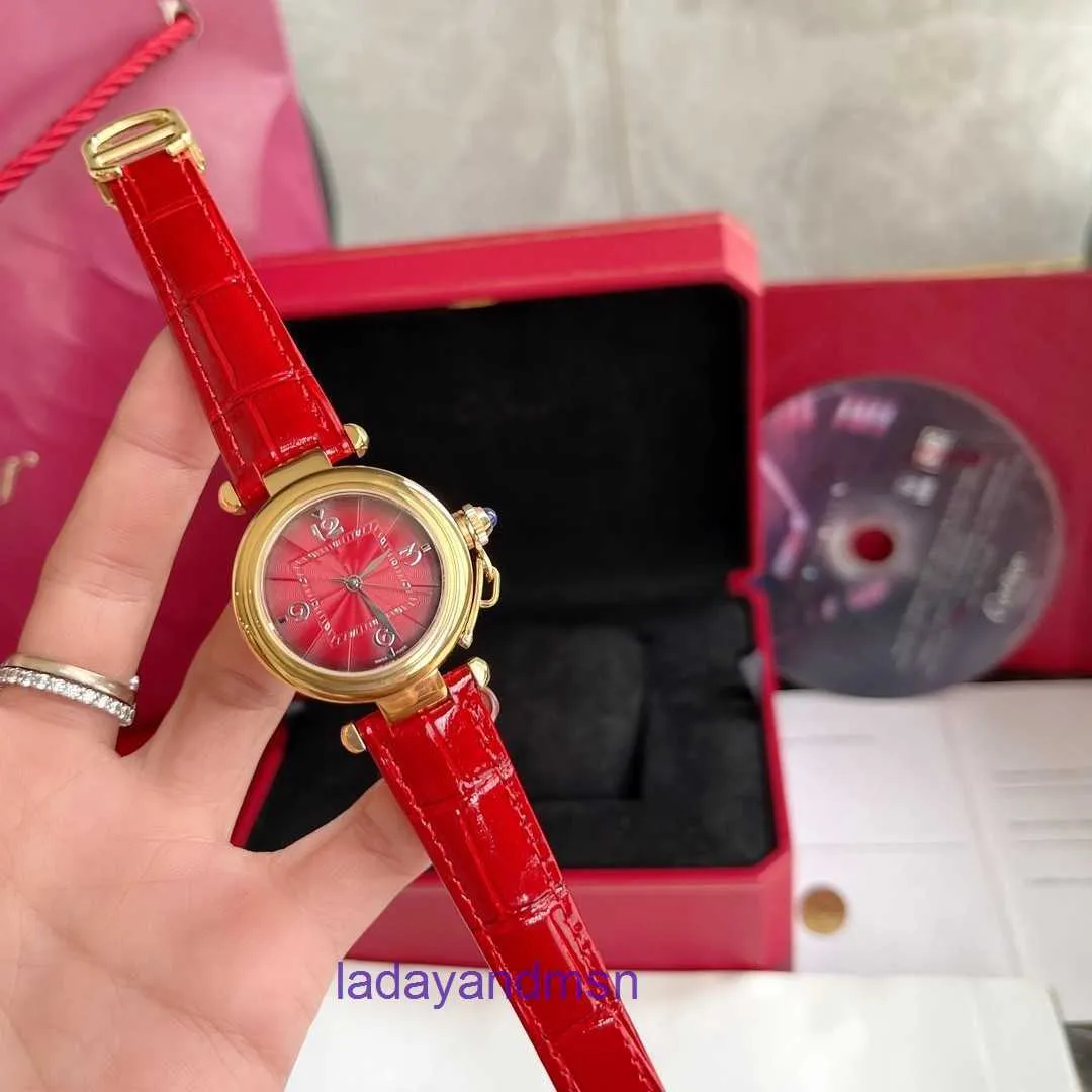 Montre Gold Carter 2021 Pasha Collection Winter Festival Atmosphere Red Series Article associé à un bracelet en cuir de veau italien rouge taille 30 mm avec boîte SXEY