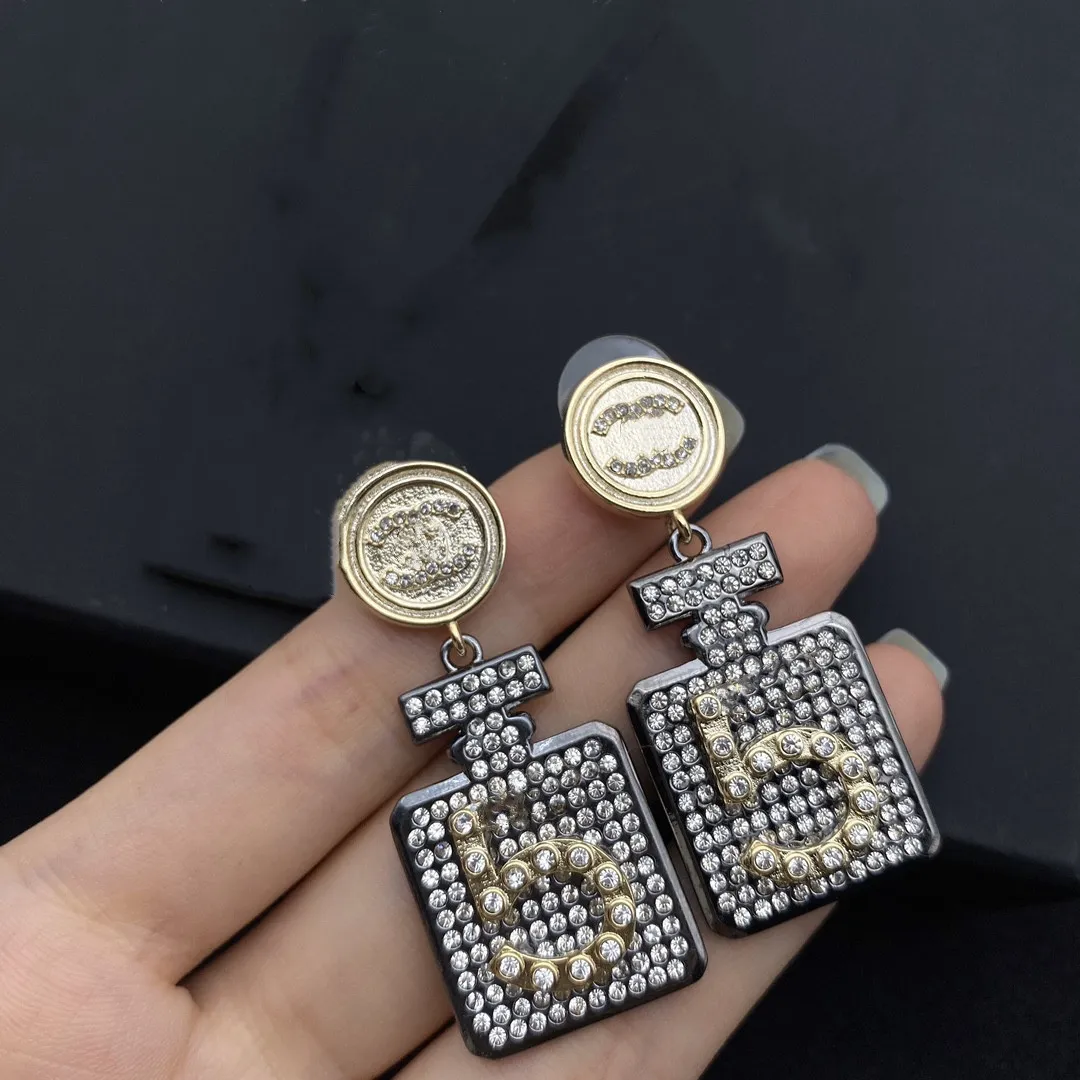 Boucles d'oreilles pendantes en diamant avec lettres de styliste, marque de luxe, haut de gamme, bijoux de haute qualité, cadeau de fête pour Couple, mariage et mariée