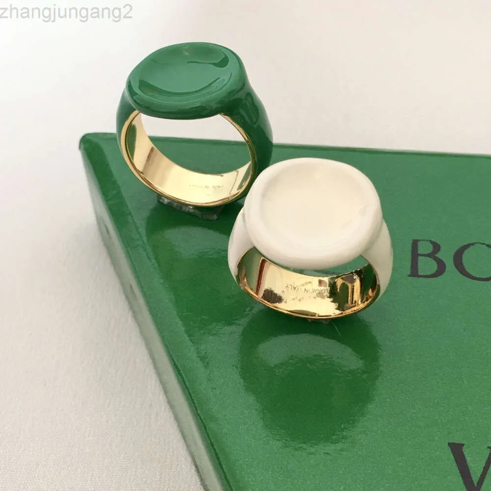 Designer Botega Veneta Earring New Round Ring Women's High End Feeling Temperament Personality Enamel Round Brand Green White Ring