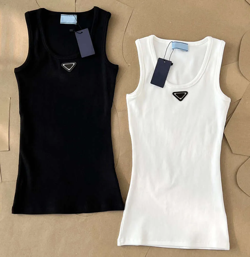 Womens Tank Top Designer Vest Triangle Summer Top Top Vest Vest Stest Sest Sest Stest Classic Astract في مجموعة متنوعة من الألوان 77