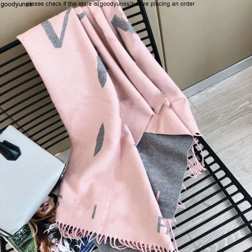 Louisely Viutonly Wholesale Winter Designer Scarf Factory Luxury V Scarves For Women Cashmere Wool Mens Long Shawl Fashion Classic Letter Cashmere Scarves