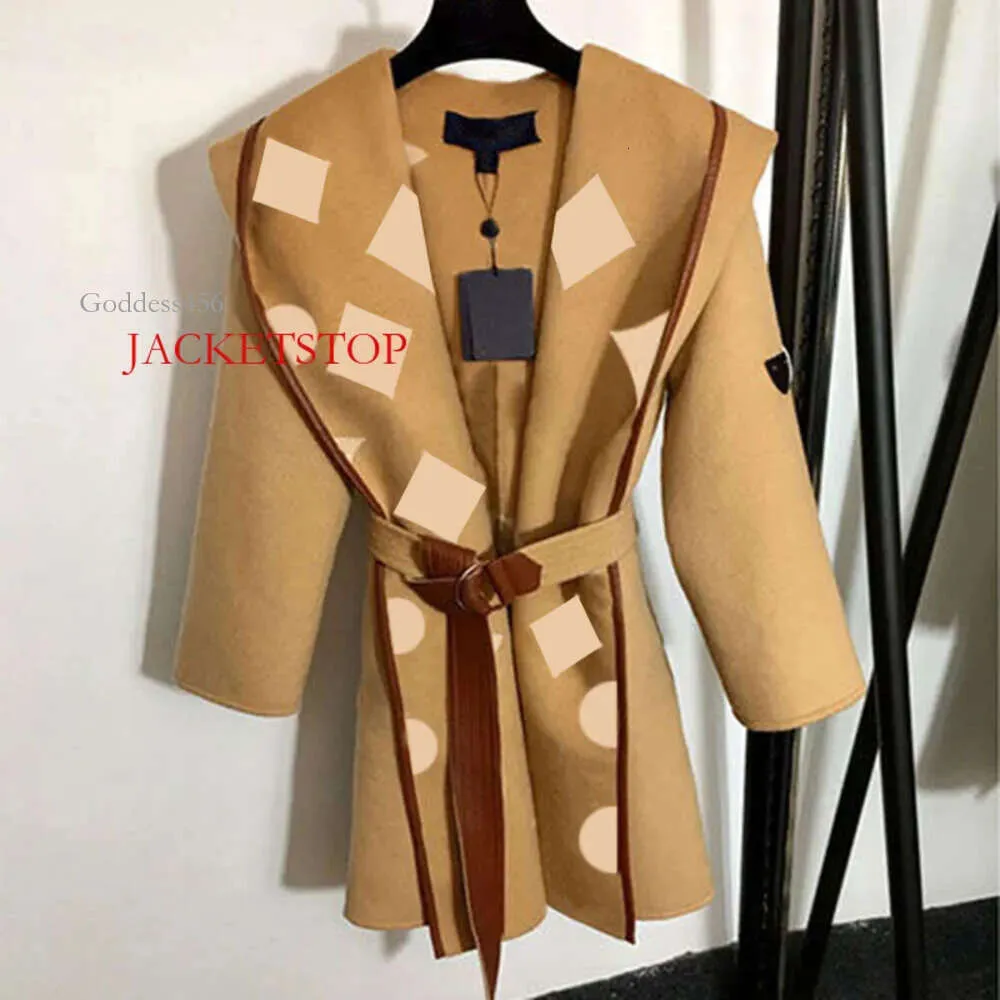 3 Colors Classic Womens Cloak Fashion Letters Printing Long Coat Girls Casual Windproof 2020 Winter Clothes Wholesale