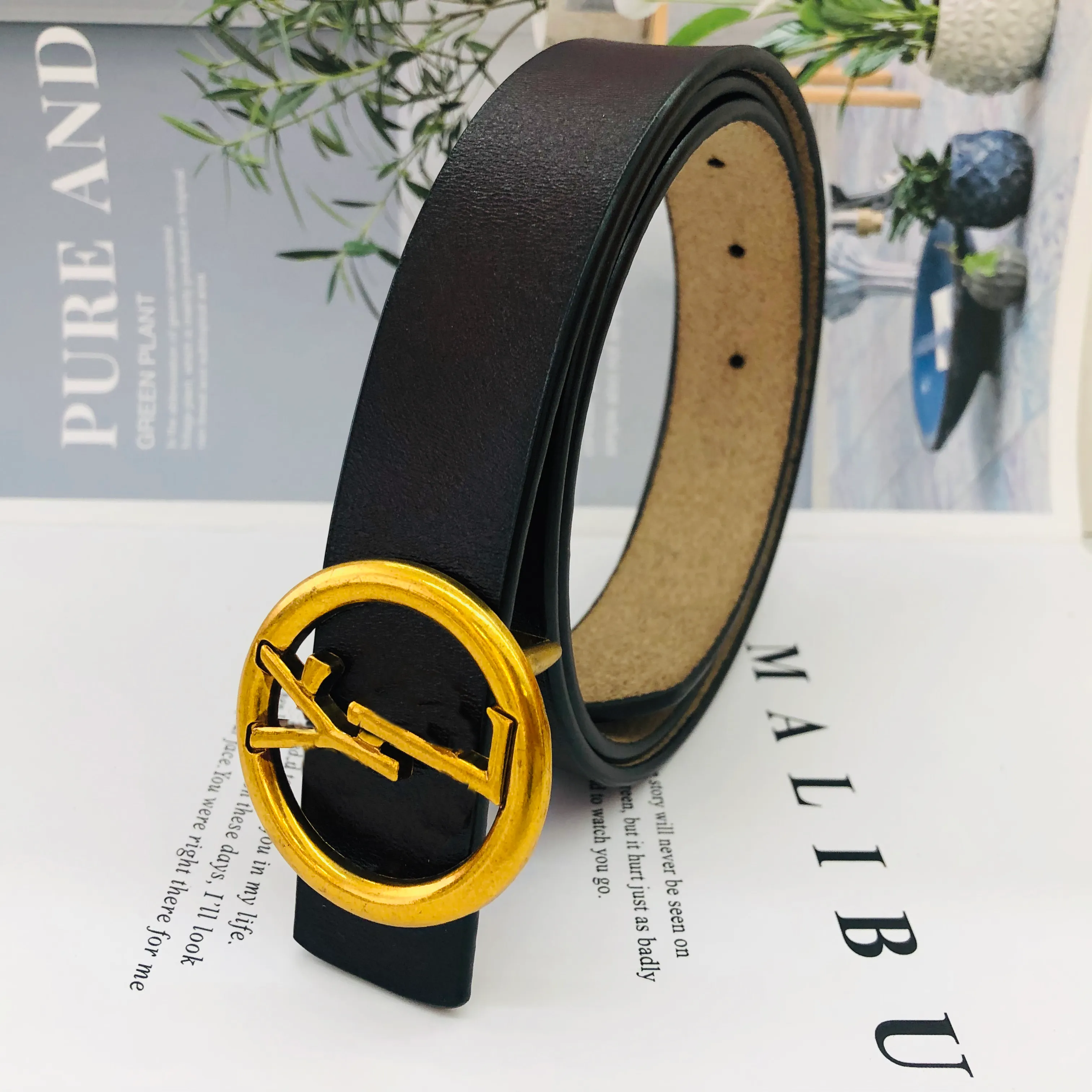 Luxury Designer Womens Belt In Genuine Leather With Brass Logo Buckle