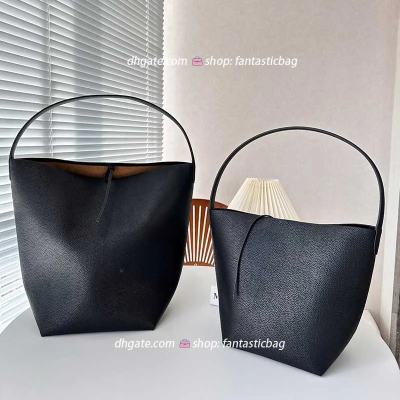 Water Bucket Bag Genuine Leather Large Capacity Head Layer Cowhide Premium Sense Commuting One Shoulder Handheld Minimalist Women's Tote Bag