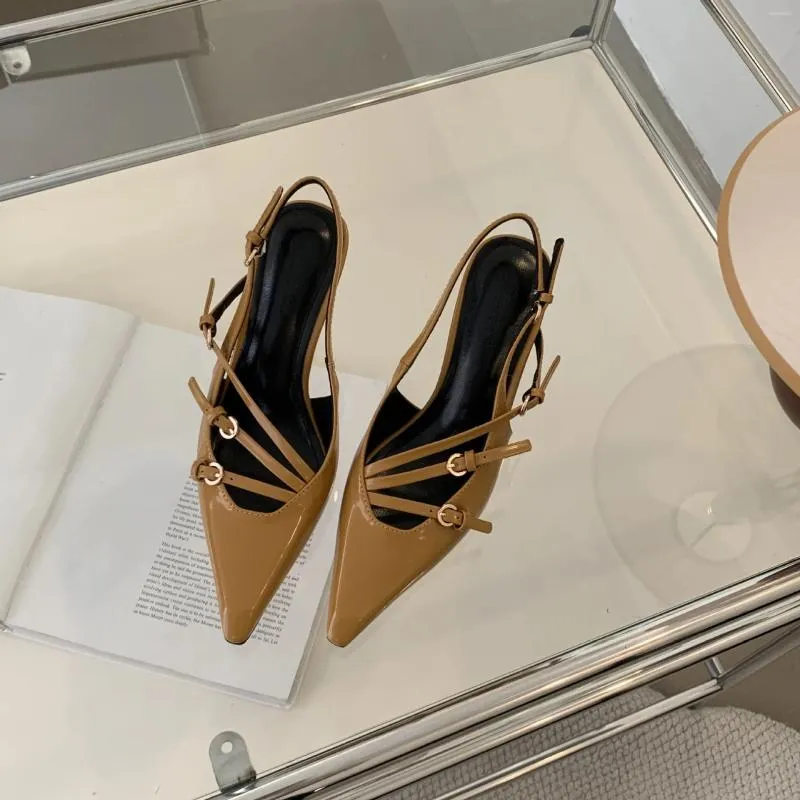 Sapatos de vestido design mulheres sandálias fivela de cinto cor sólida tornozelo cinta legal chaussures moda feminina apontou toe metal saltos finos