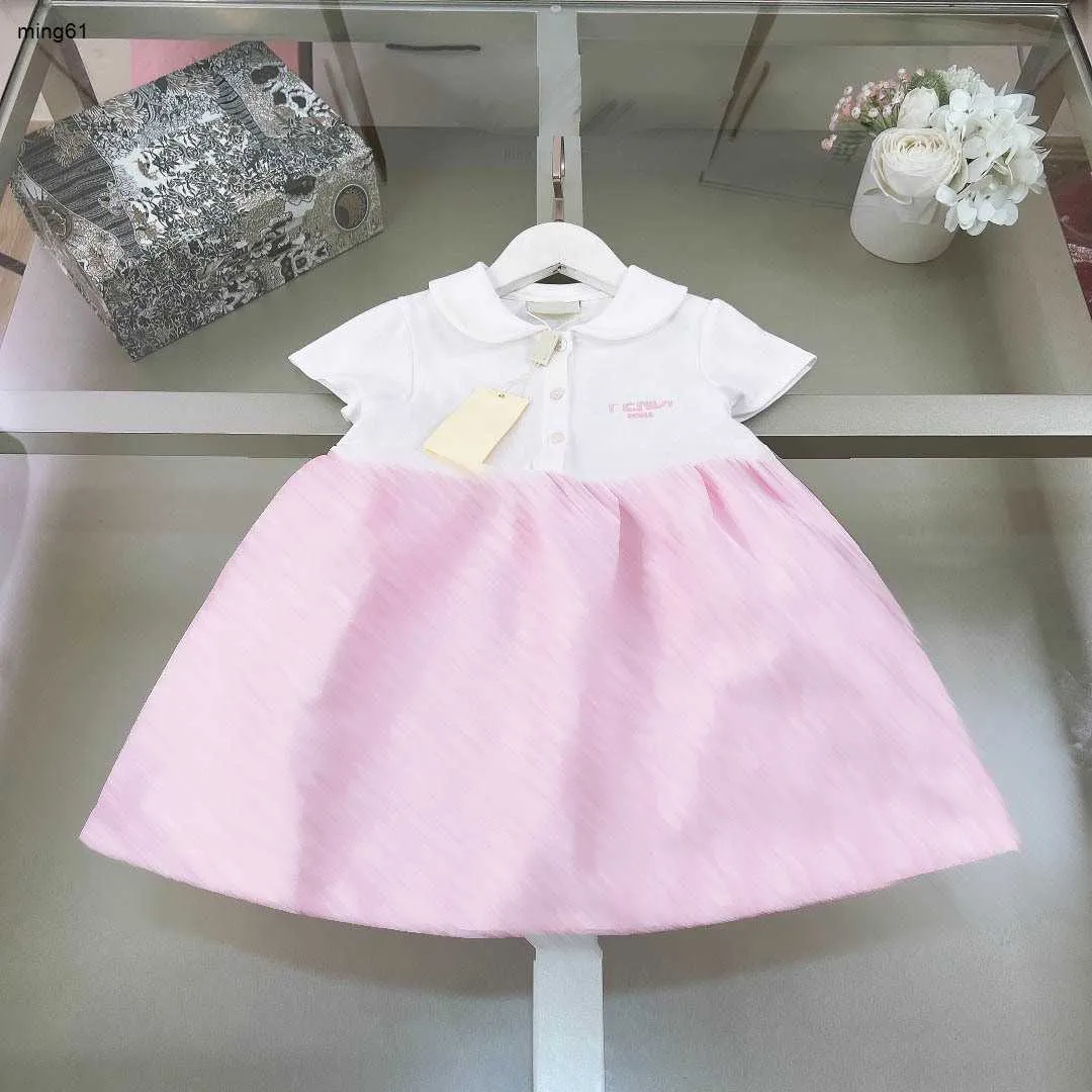 브랜드 소녀 드레스 사랑스러운 핑크 아이 스커트 크기 90-160 디자이너 편지 인쇄 아기 드레스 짧은 슬리브 옷깃 아이 드레스 Jan20