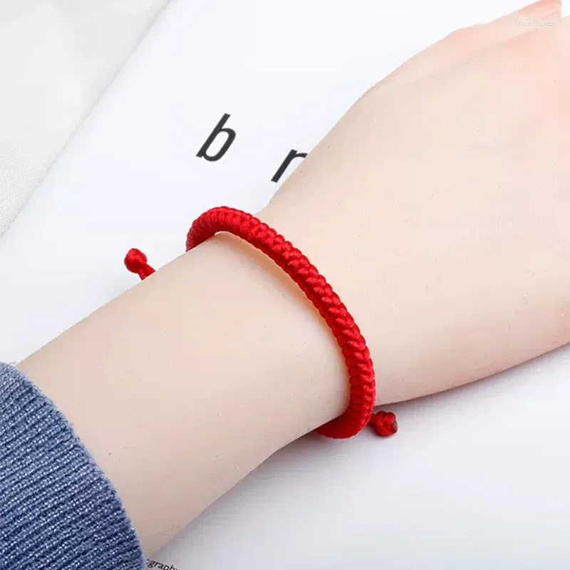 Charm Armband Handgjorda flätade strängarmband för kvinnor Lucky Red Men Rop Bangle Fashion Jewelry Girls Gifts