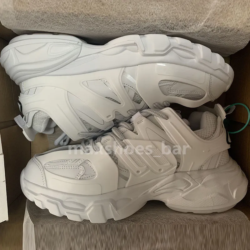 DHgate Classic Track LED Trainers 3.0 for Men and Women Luxury Light Sports Shoes Designer Lights Sport Shoes Paris Sneakers EU 36 44 Shoes Accessories