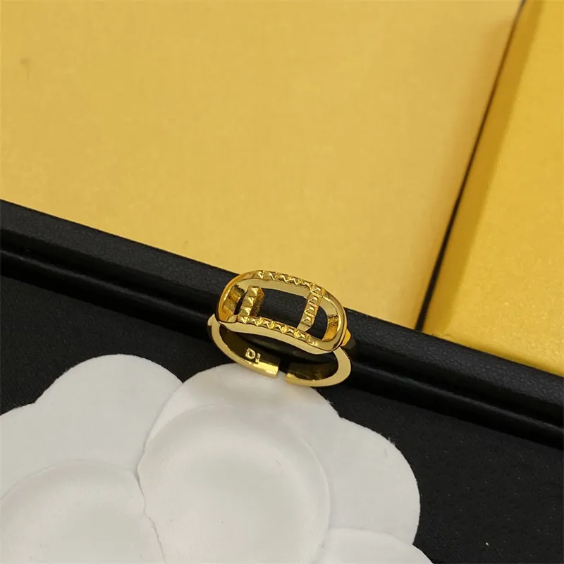 Fashion Men Ring Designer Jewelry Golden Rings Women Hoop Open Ring Wedding Social Gifts Fen Rings Anneaux