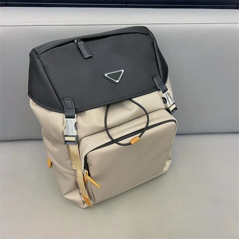 Bolsos de hombro doble de la mochila del diseñador para hombres bolsos escolares de nylon que viaja backs de triángulo 2 colores303x