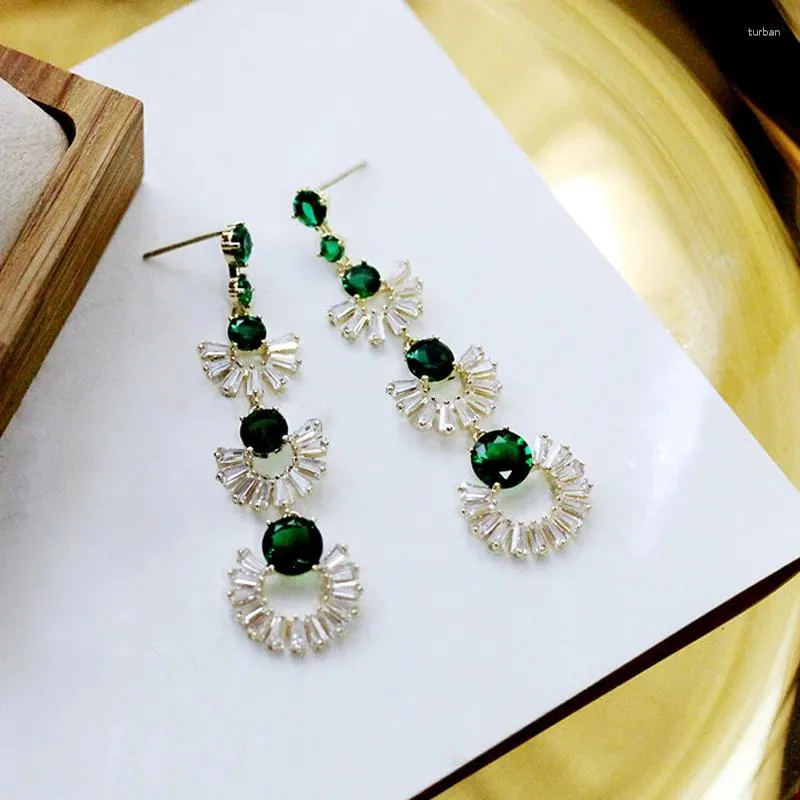 Dingle örhängen vintage traditionellt mode multipel fläkt form grön kubik zirkoniumsten lång dropp kvinnor party smycken guldfärg