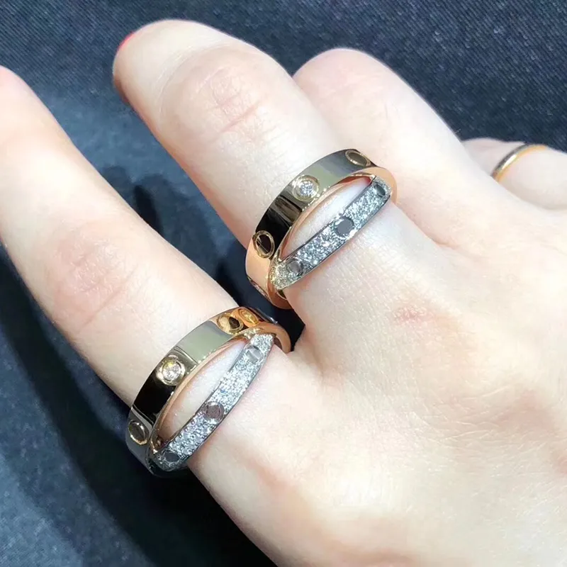 Luxe ontwerpers ring vol nieuwste stijl diamanten ringen voor vrouwen modieuze tweekleurige patchwork crossover ring topniveau cadeau casual mode feest sieraden cadeau